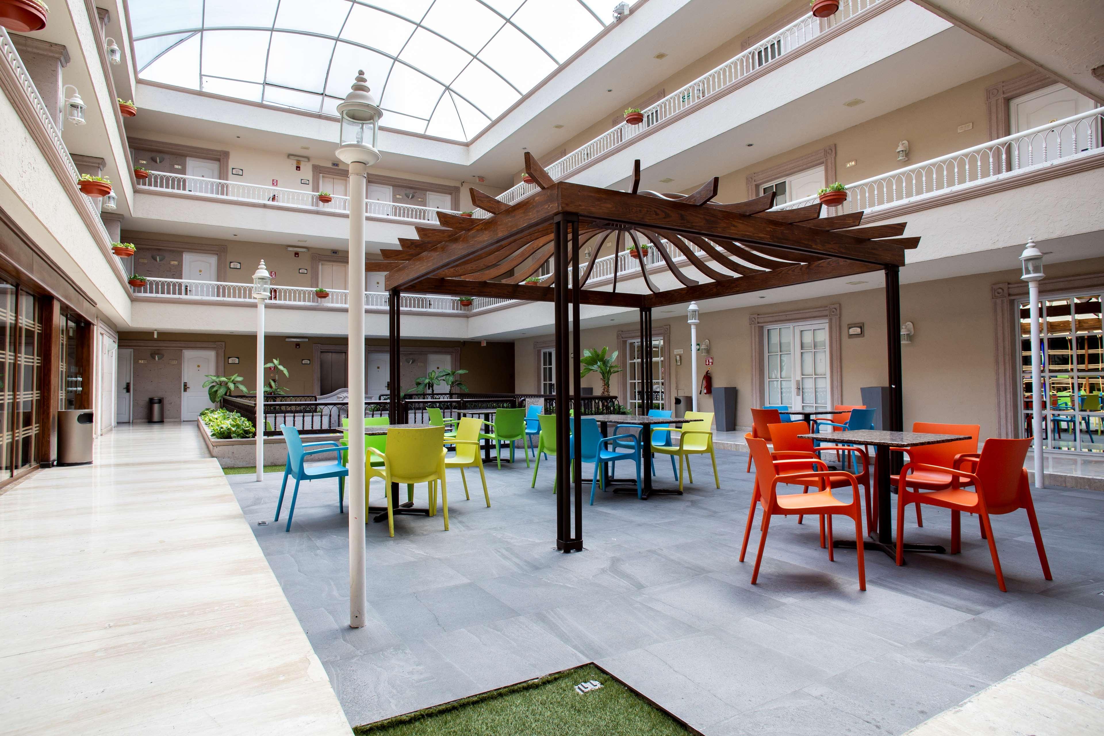 Best Western Plus Monterrey Colon Экстерьер фото