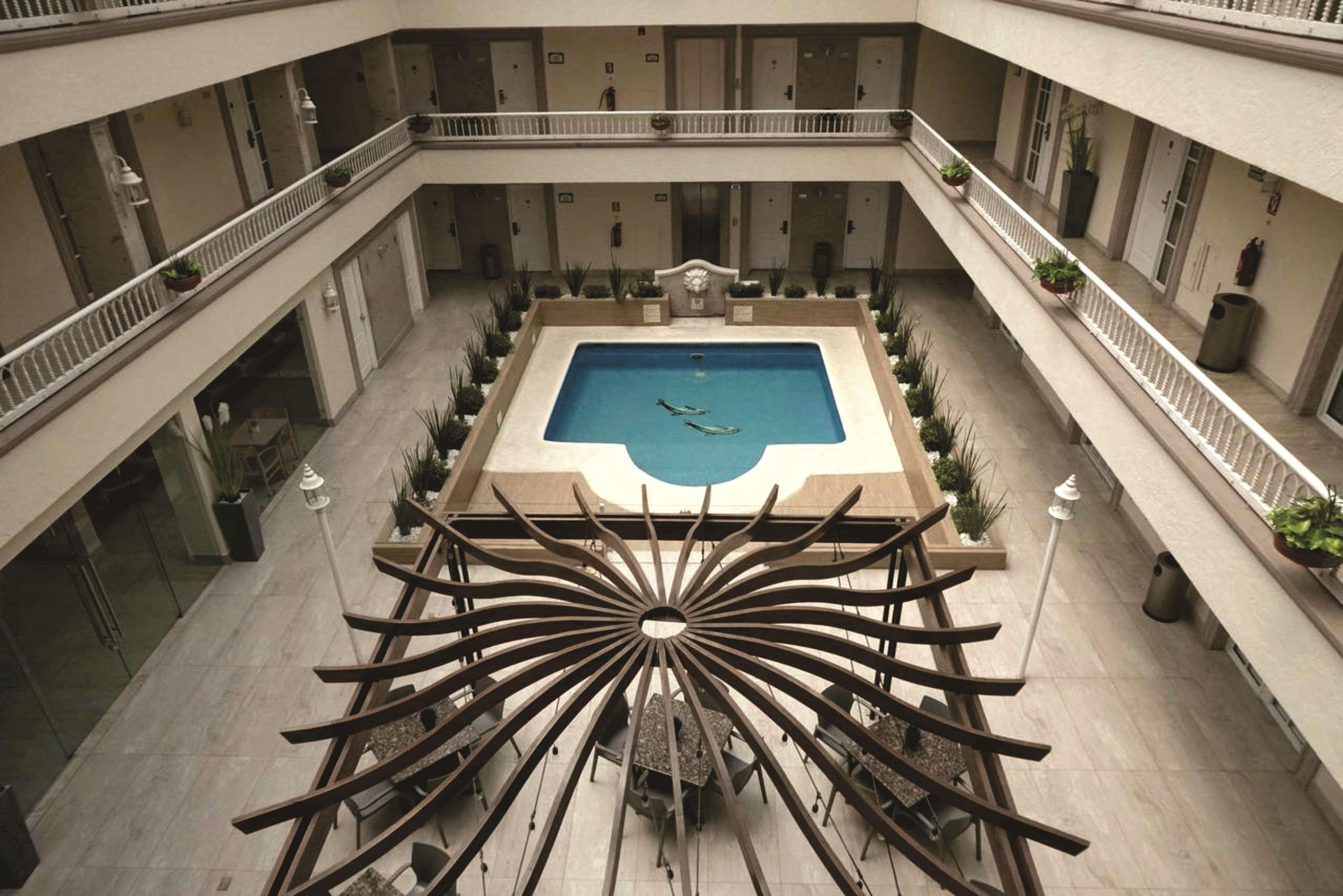 Best Western Plus Monterrey Colon Экстерьер фото