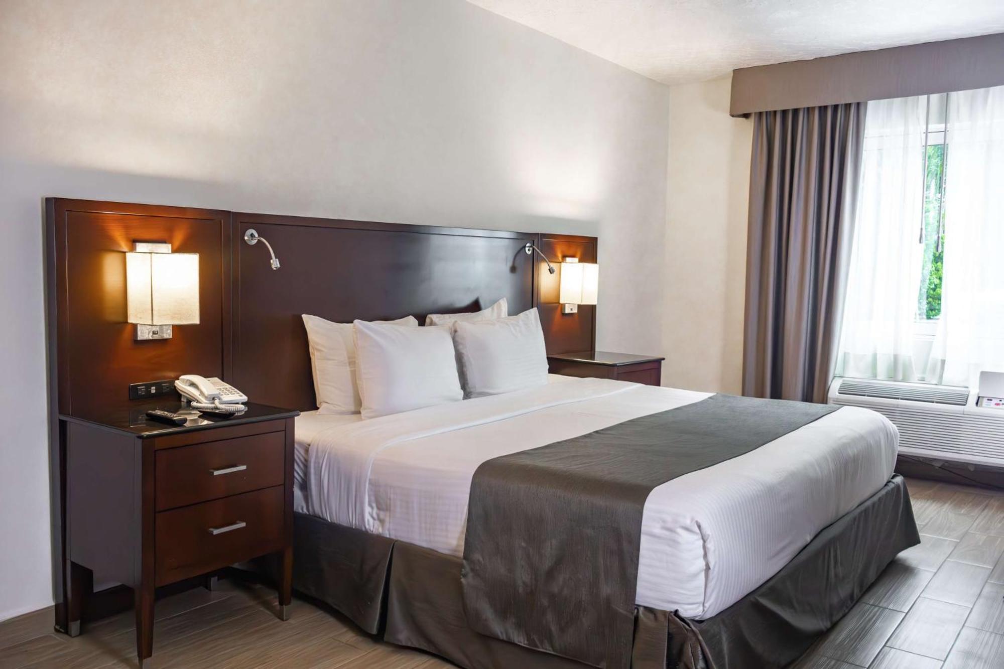 Best Western Plus Monterrey Colon Экстерьер фото