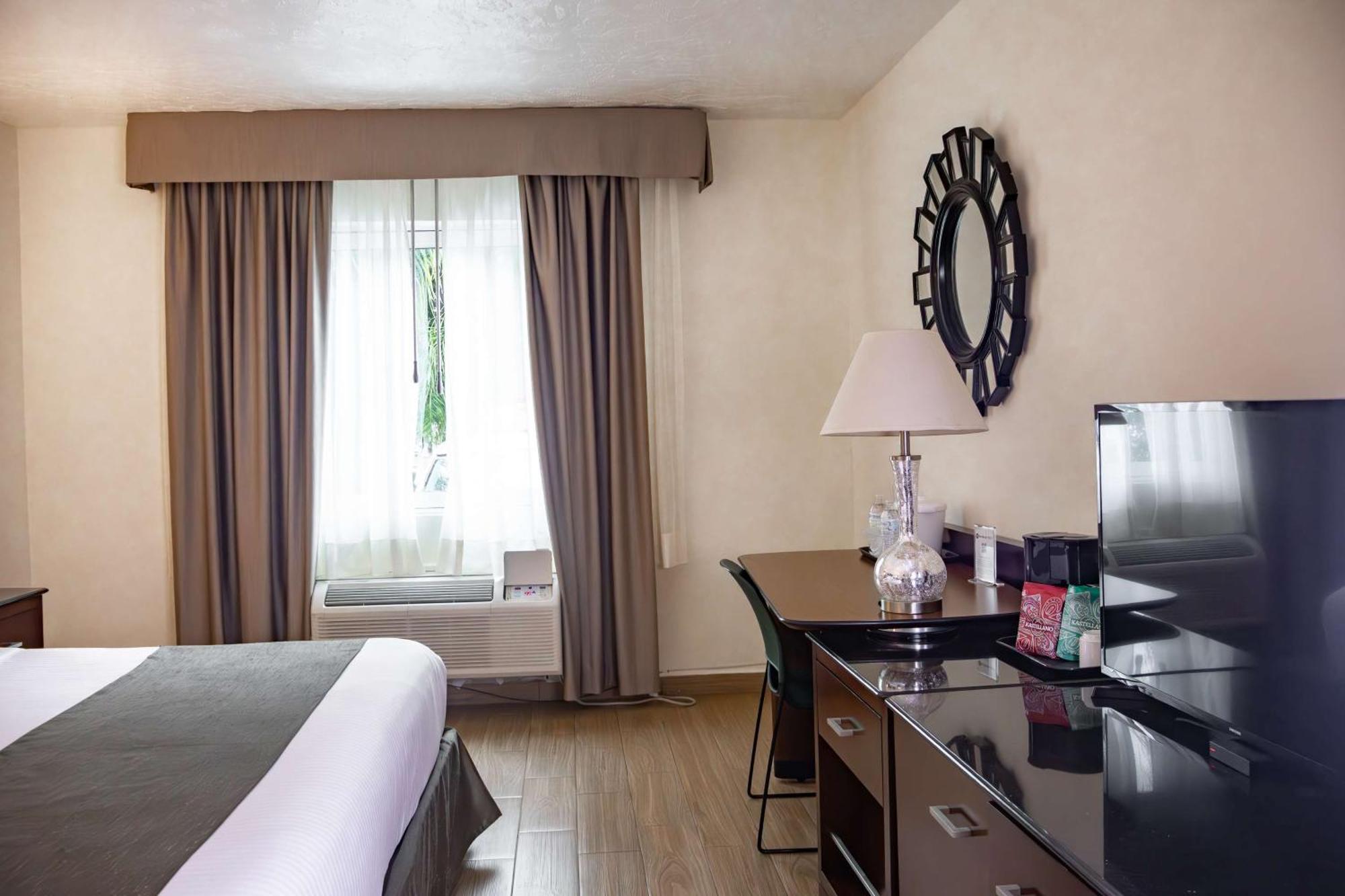 Best Western Plus Monterrey Colon Экстерьер фото