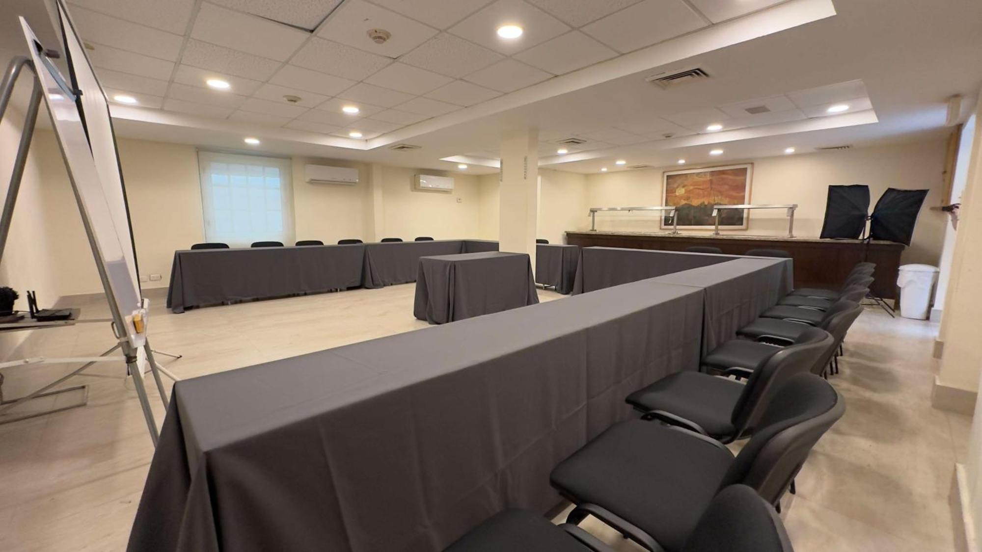 Best Western Plus Monterrey Colon Экстерьер фото