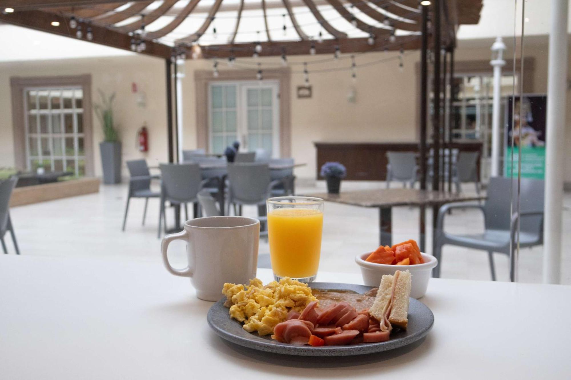 Best Western Plus Monterrey Colon Экстерьер фото