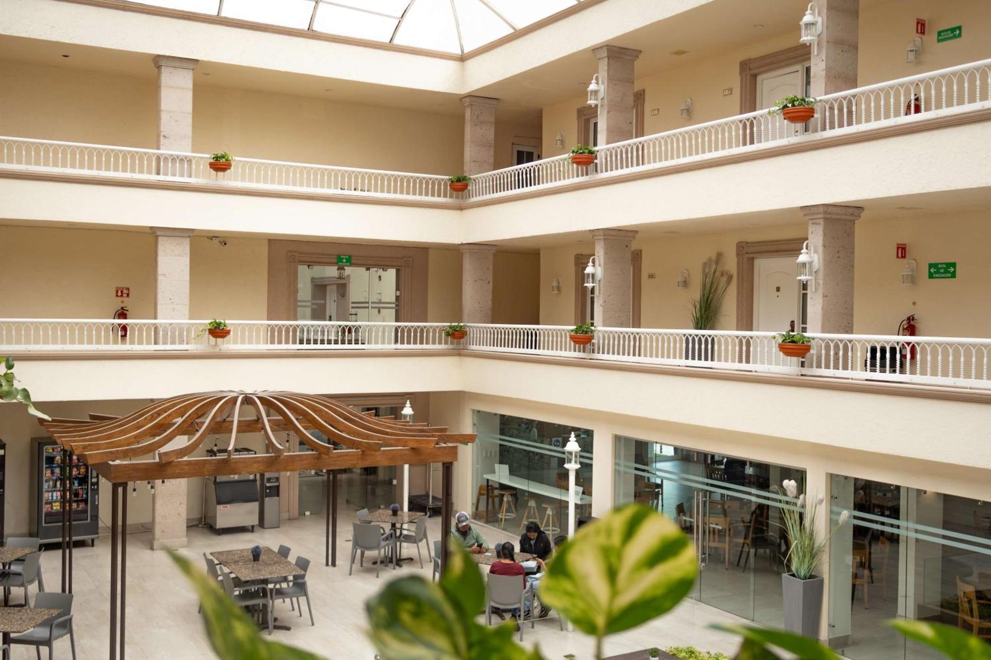Best Western Plus Monterrey Colon Экстерьер фото