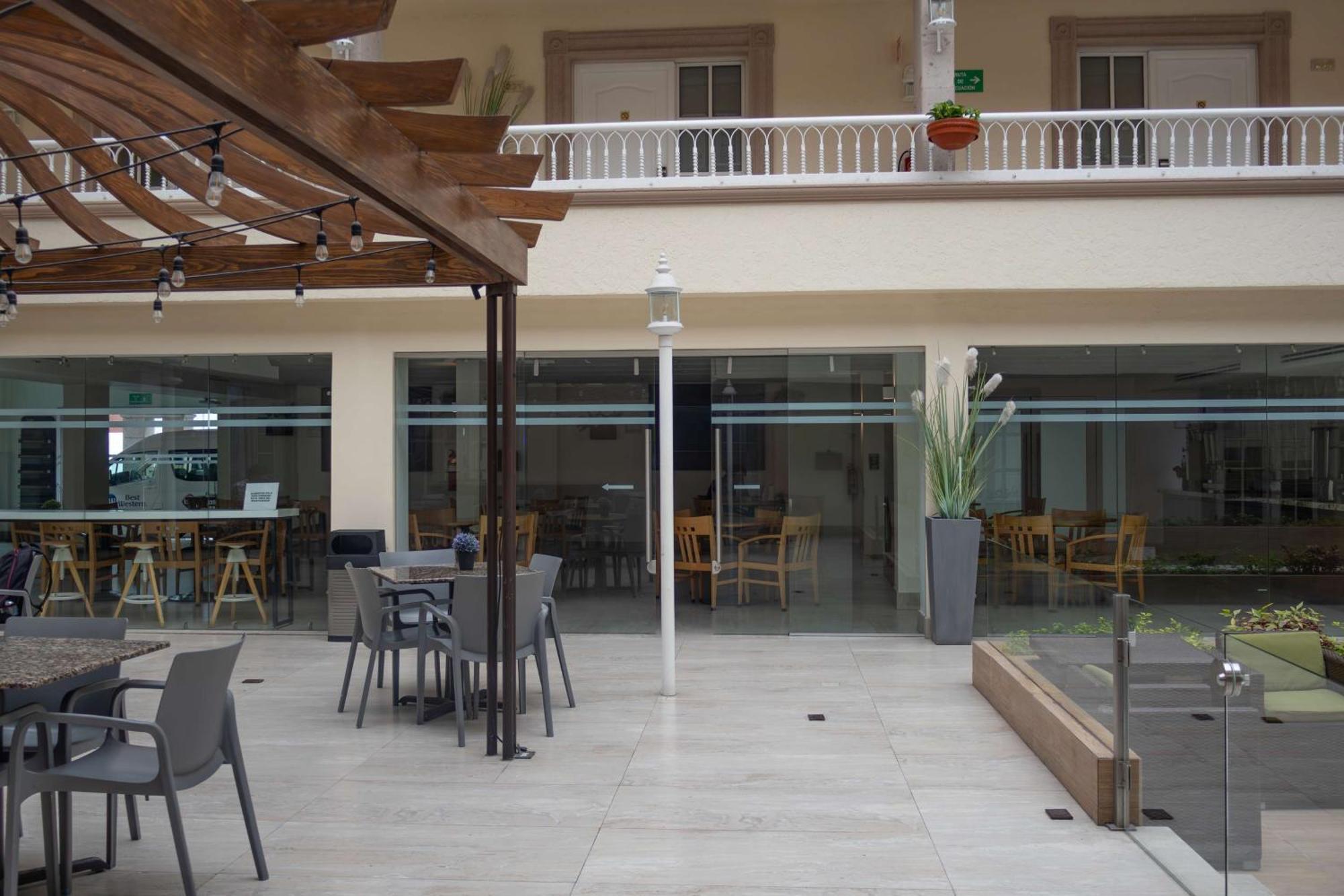Best Western Plus Monterrey Colon Экстерьер фото