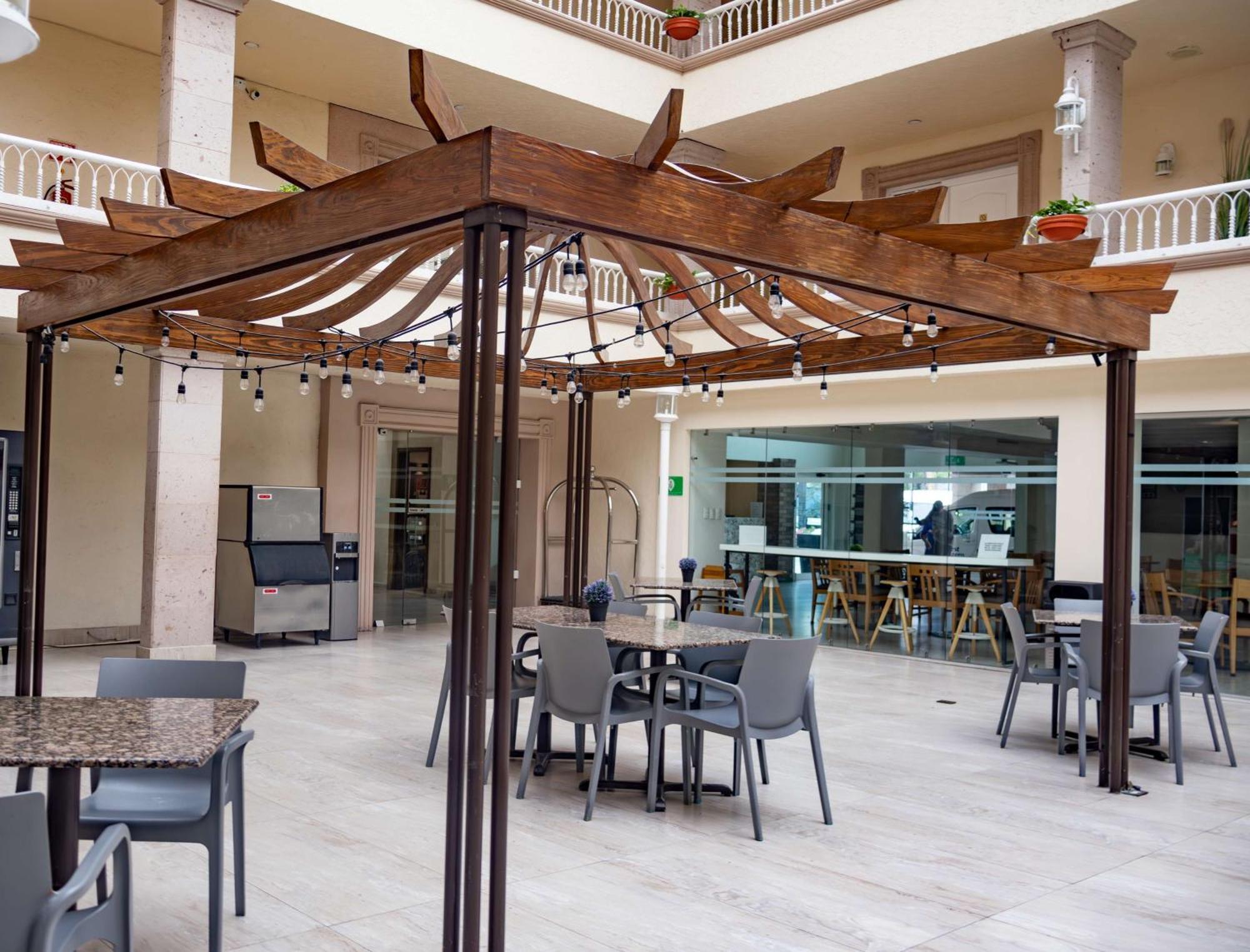 Best Western Plus Monterrey Colon Экстерьер фото